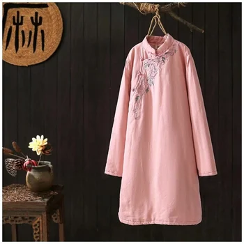החורף בסגנון סיני מסורתי לעמוד צווארון כותנה רקומה Cheongsam בגדי נשים רופפת עבה באמצע החלוק טאנג חליפה